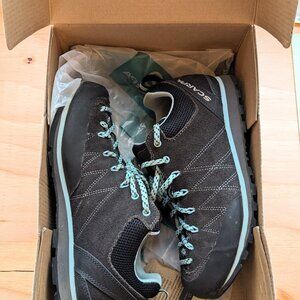 Scarpa Crux Women's size 37 (US equivalent 6-7)